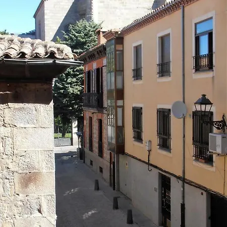 Ale Benavites Apartment Avila